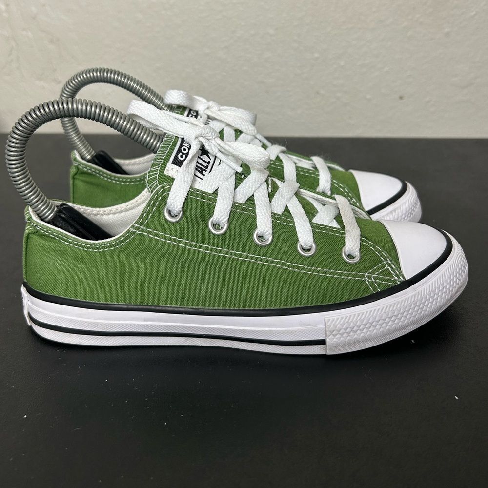 Converse Chuck Taylors, Green and White Sneakers youth size 2 - Picture 3 of 10